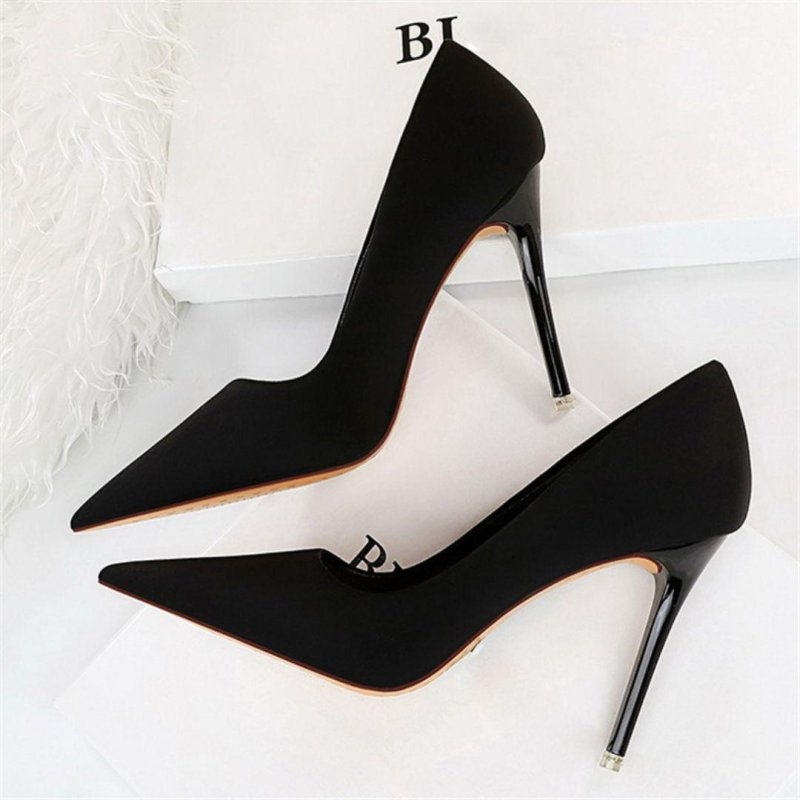 Sapato Scarpin Feminino Bico Fino Modelo ELITALIA - Lojas LA