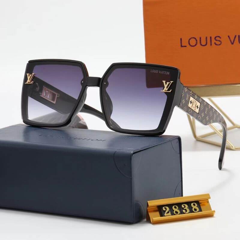 Óculos de Sol Feminino Ultra Leve Versátil - Versão Preta - Lojas LA