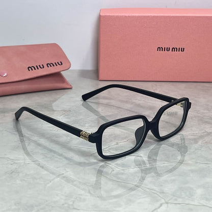 Óculos de Sol Feminino Pequeno Miu Miu - Detalhe Armação - Lojas LA