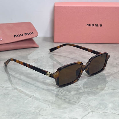 Óculos de Sol Feminino Pequeno Miu Miu - Vista Completa - Lojas LA
