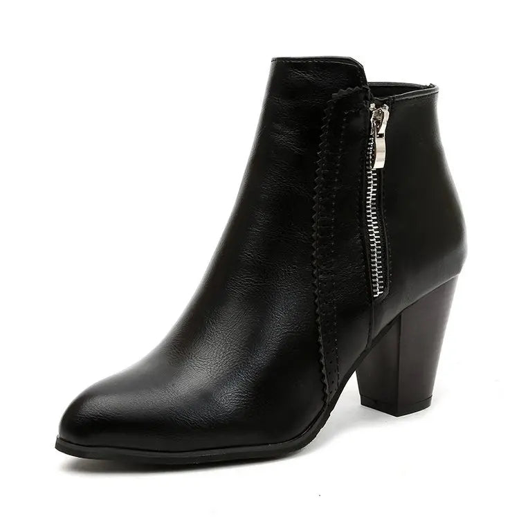 Bota Feminina de Couro Salto Baixo Bloco - Vista Lateral Salto - Lojas LA