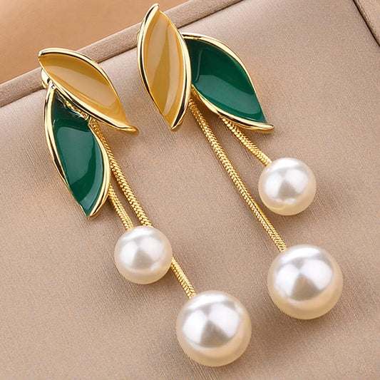 Brinco de Pérola Elegante Feminino Dourado - Vista Principal - Lojas LA