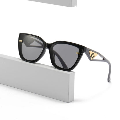 Óculos de Sol Feminino GC Design Moderno UV400 - Versão Marrom - Lojas LA