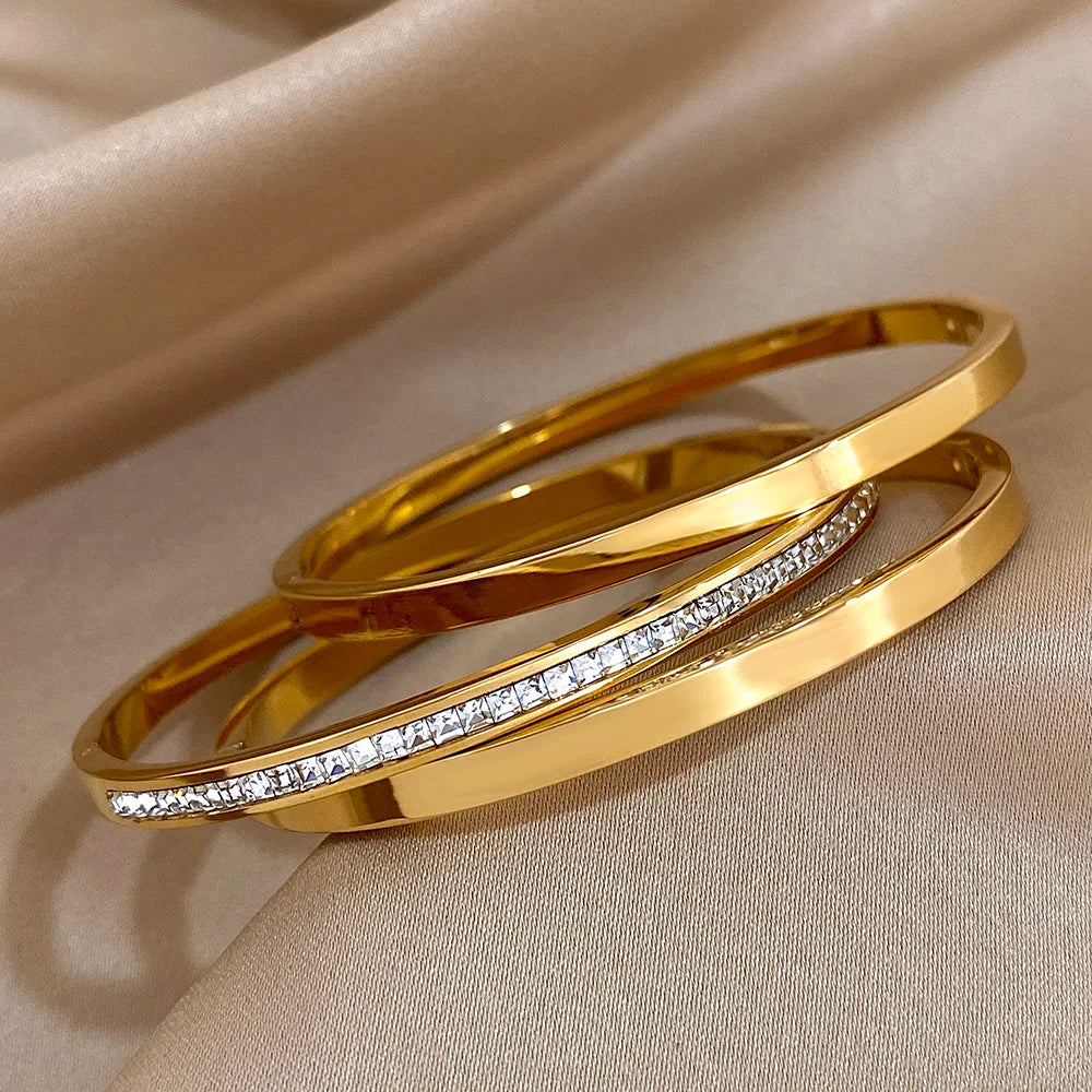 Pulseira Bracelete Feminino Dourado Glossy Kit 3 Peças - Detalhe Conjunto - Lojas LA