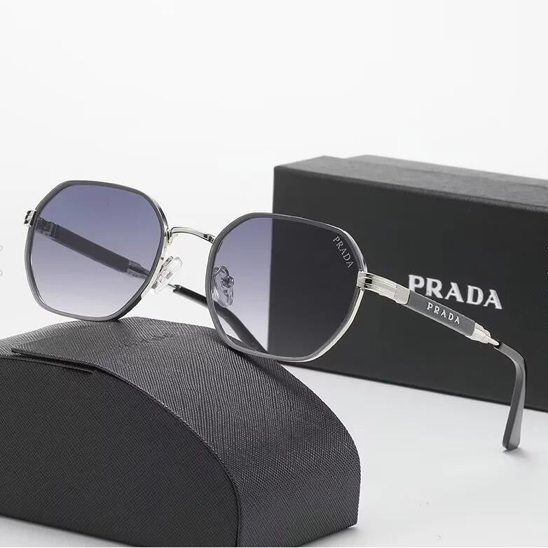 Modelo usando oculos Prada feminino premium de luxo