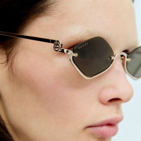 Óculos de Sol Feminino Gucci Eyewear - Detalhe Armação - Lojas LA