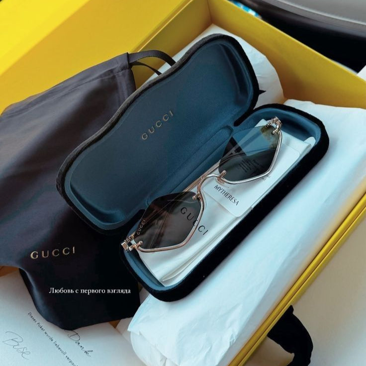 Óculos de Sol Feminino Gucci com Estojo
