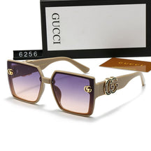 Óculos de Sol Feminino Quadrado GC - Detalhe Lateral - Lojas LA
