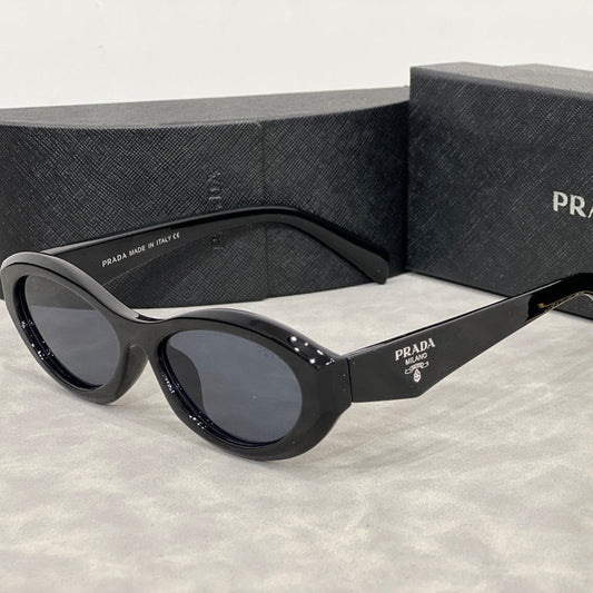 Óculos de Sol Feminino Prada - Versão Preta - Lojas LA