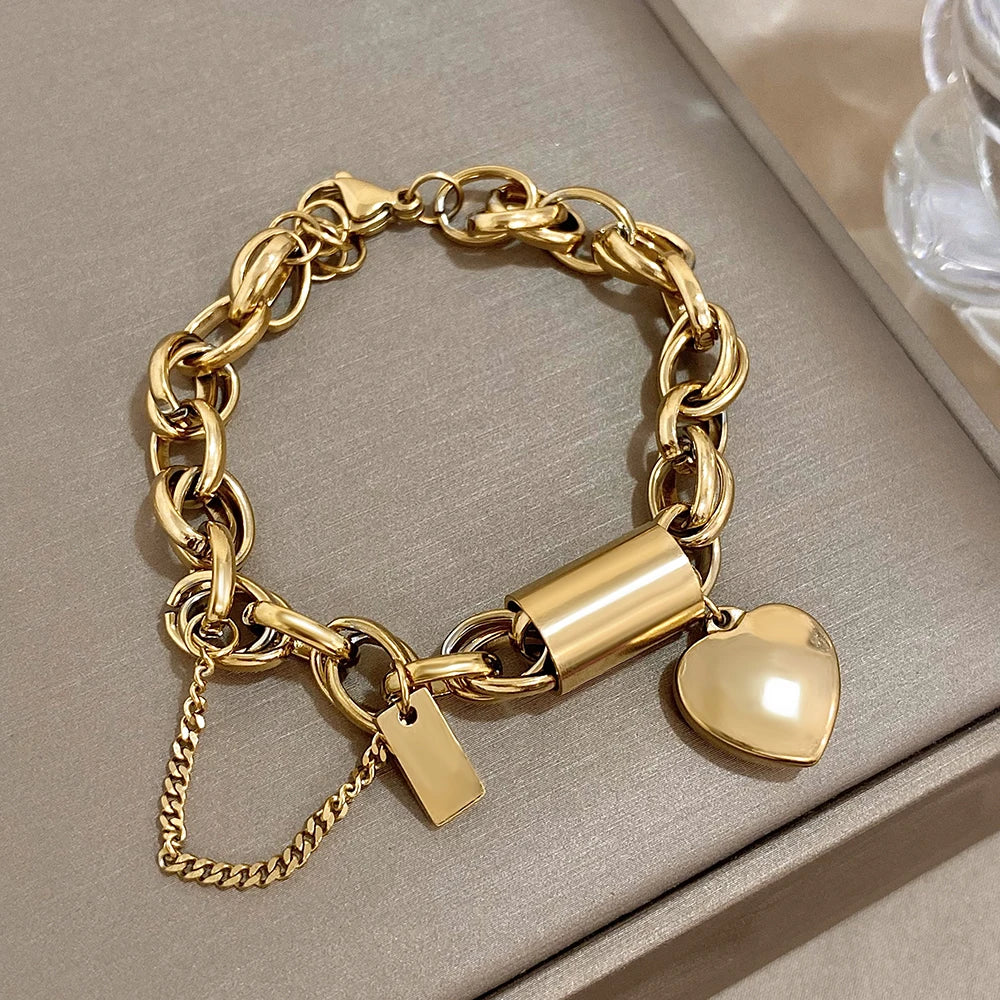 Pulseira Feminina Coração Cadeado Aço Inoxidável Banhado a Ouro - Vista Principal - Lojas LA