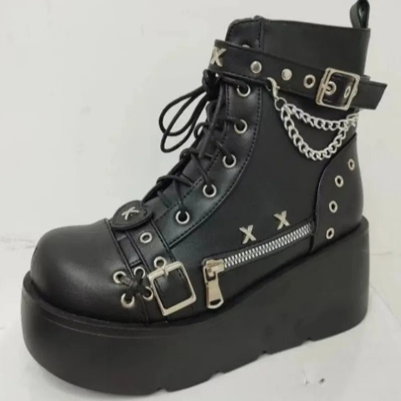 Bota Coturno Feminina Gotica Preta - Vista no Pe - Lojas LA