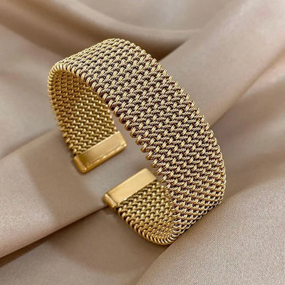 Bracelete Dourado Feminino Grosso Vintage - Vista Principal - Lojas LA