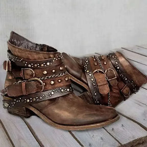Bota Ankle Boot Feminina Estilo Britânico com Fivela Salto Bloco Marrom - Vista Principal - Lojas LA