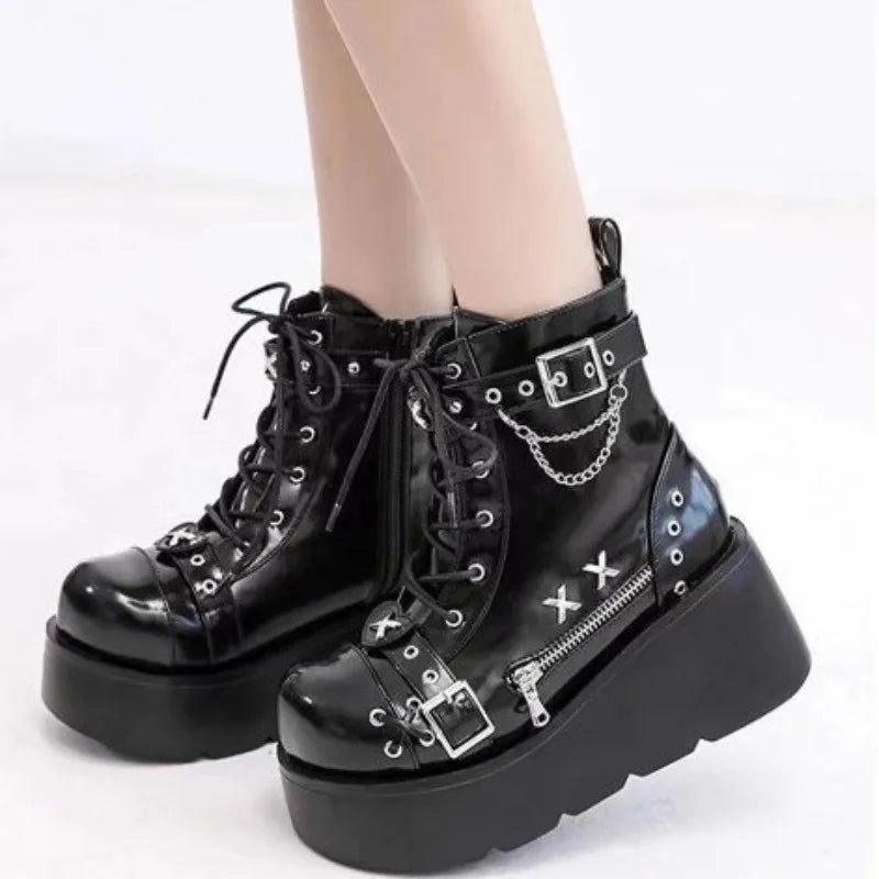 Bota Coturno Feminina Estilo Gotico Plataforma Salto Anabela Preta - Vista Principal - Lojas LA