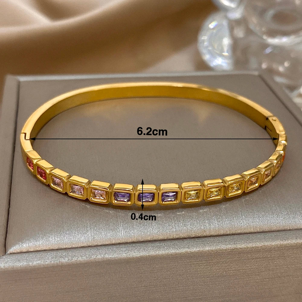 Bracelete Feminino com Zircônia Colorida - Detalhe Design Geométrico - Lojas LA