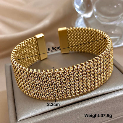 Bracelete Dourado Feminino Grosso Vintage - Detalhe Textura Vintage - Lojas LA