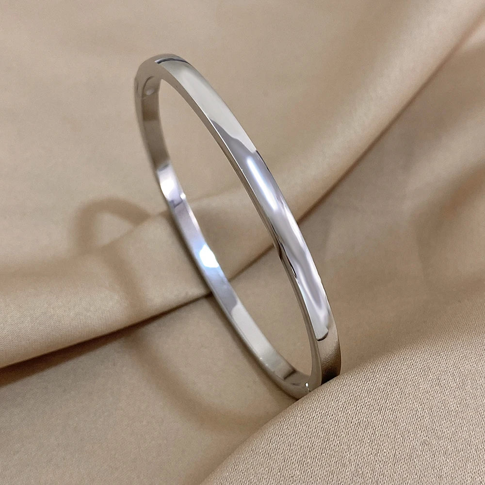 Bracelete Feminino Liso Aço Inoxidável Prata - Vista Conjunto Três Cores - Lojas LA