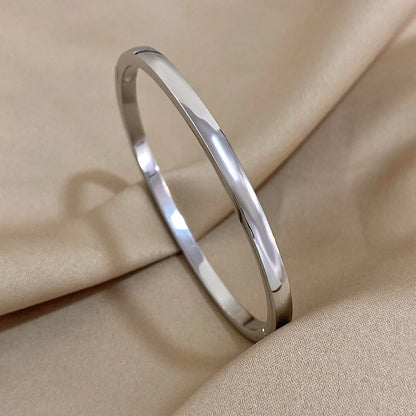 Bracelete Feminino Liso Aço Inoxidável Prata - Vista Conjunto Três Cores - Lojas LA