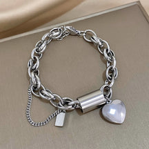 Pulseira Feminina Coração Cadeado - Detalhe Charm Cadeado Dourado - Lojas LA