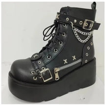 Bota Coturno Feminina Estilo Gotico Impermeavel - Detalhe Sola Borracha - Lojas LA