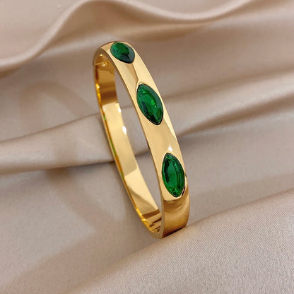 Bracelete Feminino Geométrico Dourado — Zircônia Verde Fashion | Lojas LA