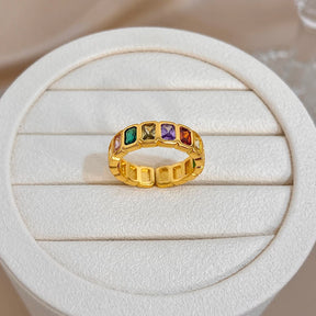 Pulseira Feminina Dourada Zircônia com Anel de Pedras - Detalhe Anel - Lojas LA