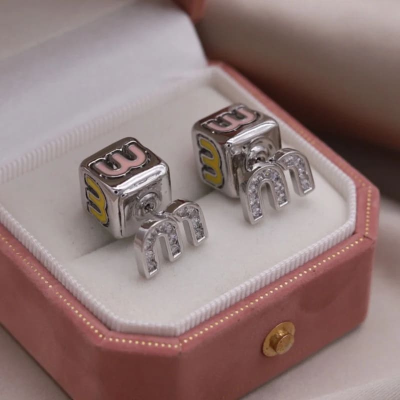 Brinco Miu Miu Feminino Moderno Folheado Colorido - Versão Rosa - Lojas LA