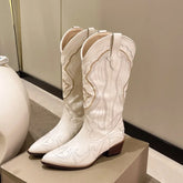 Bota Texana Feminina de Couro Impermeável Cano Médio - Detalhe À Prova Dágua - Lojas LA