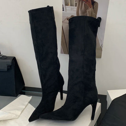 Bota Feminina Cano Alto de Camurça Salto Fino - Versão Preta - Lojas LA