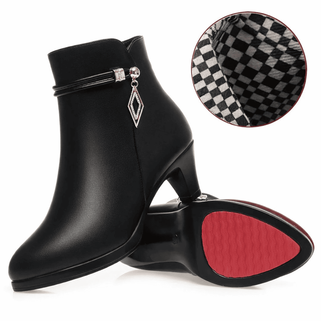 Bota Cano Curto Feminina de Couro Premium - Versão Preta Salto Bloco - Lojas LA