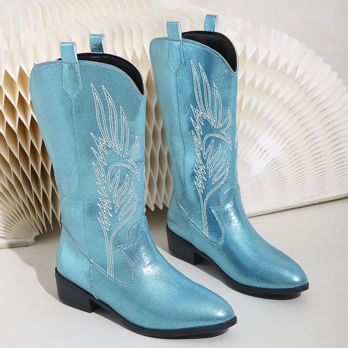 Bota Feminina Texana de Couro Cano Médio - Versão Azul Claro - Lojas LA