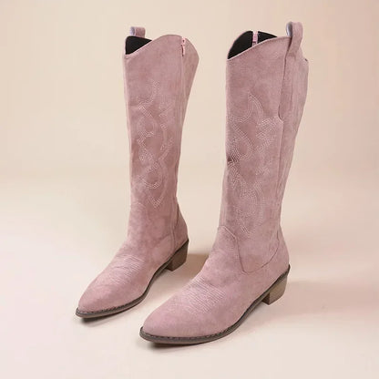 Bota Texana Feminina de Couro Salto Grosso Bordada - Versão Rosa - Lojas LA
