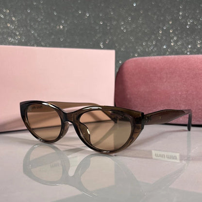 Óculos Gatinho Polarizado Feminino — Detalhe da Armação em Acetato | Lojas LA