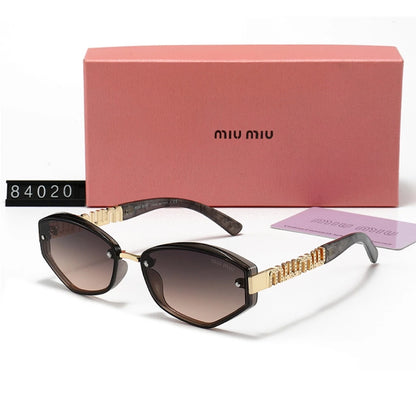 Óculos de Sol Oval Feminino Moderno — Detalhe das Hastes | Lojas LA