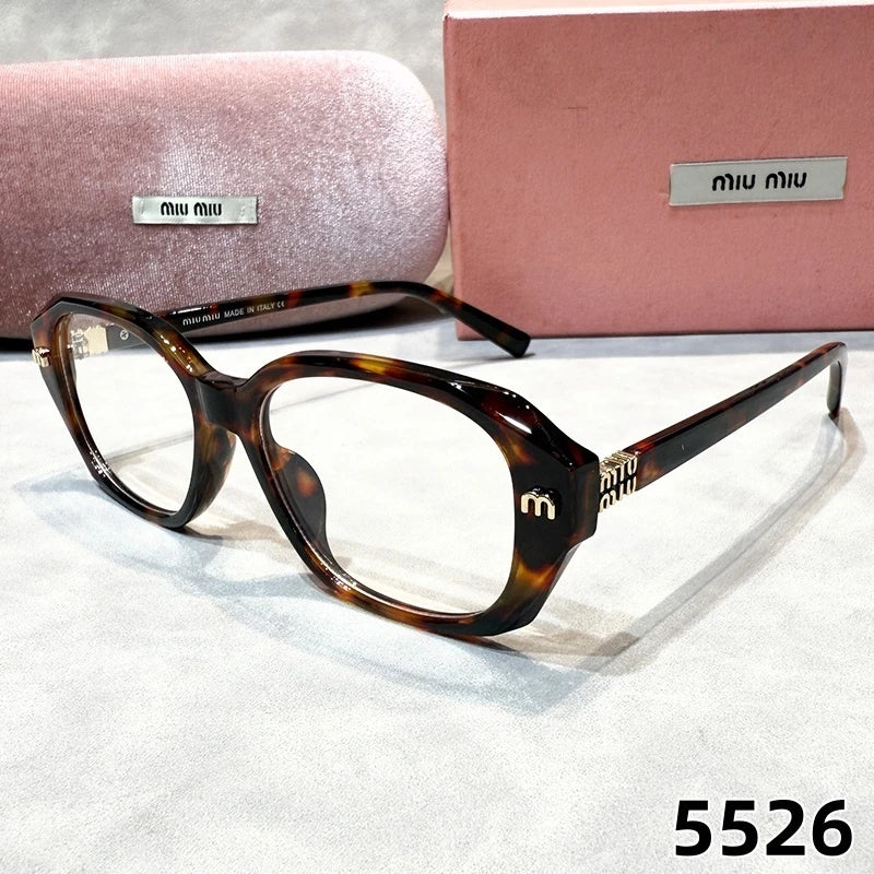 Óculos de Sol Miu Feminino Atual — Uso ao Ar Livre | Lojas LA