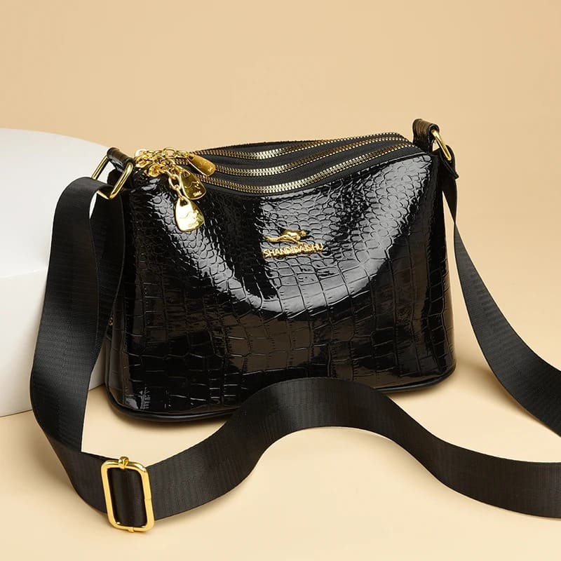 Bolsa de Couro Macio Crossbody - Vista Lateral - Lojas LA