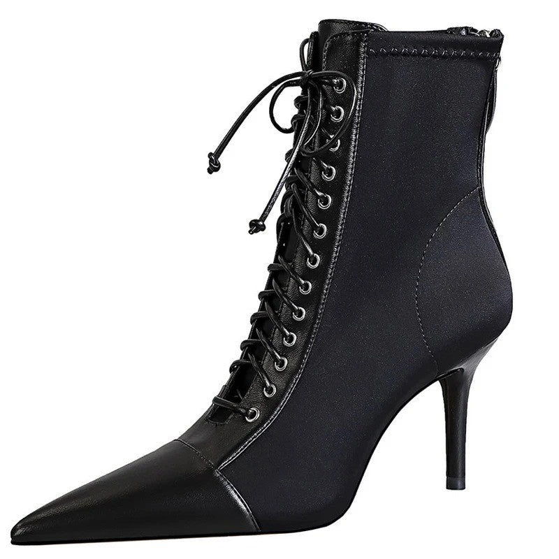 Bota Feminina Preta de Couro Salto Alto Fino - Vista Principal - Lojas LA