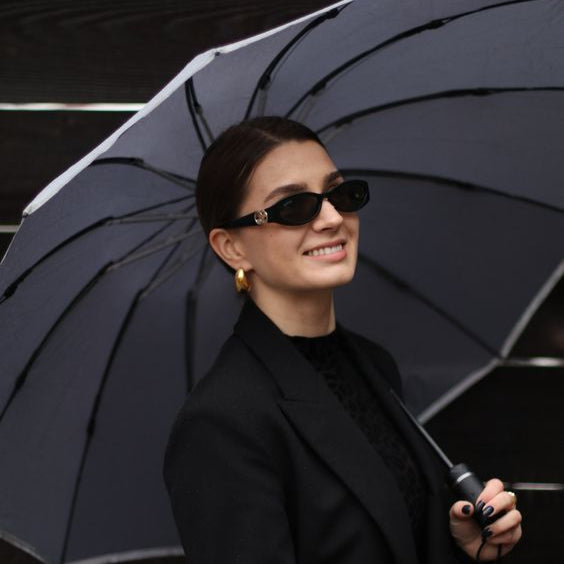 Óculos de Sol Gucci Preto Oval Frame - Detalhe Armação - Lojas LA