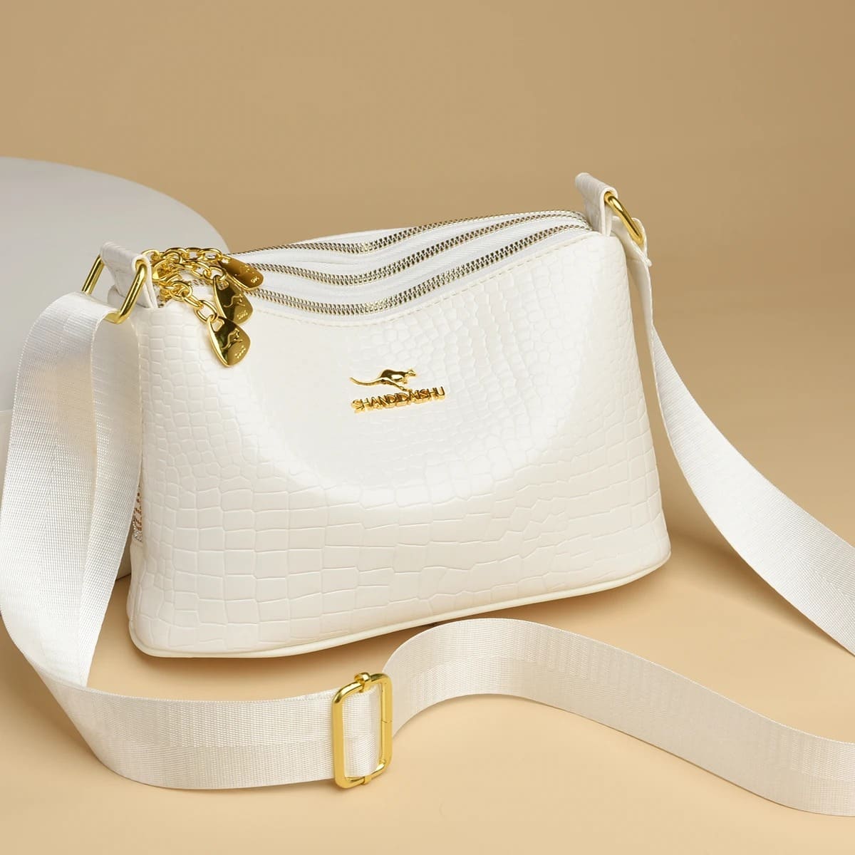 Bolsa de Couro Macio Crossbody - Vista Principal - Lojas LA