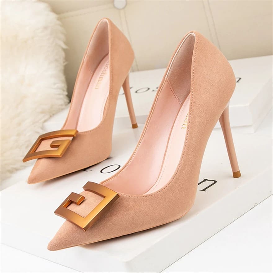 Sapato Feminino de Salto Alto Fino Modelo GALYSTEU - Versão Preta - Lojas LA
