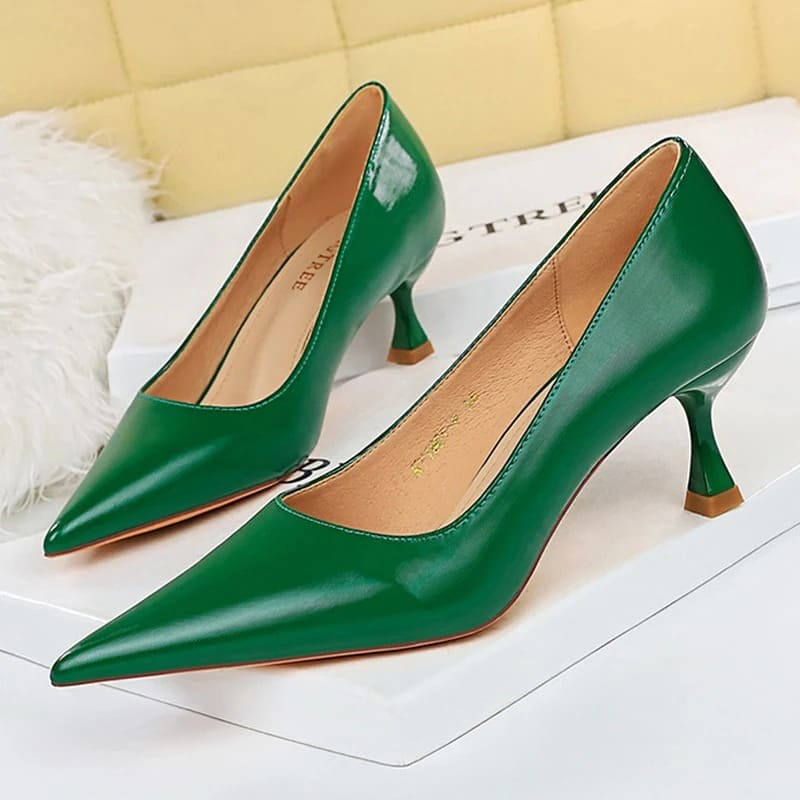 Sapato Scarpin Feminino Salto Baixo 5cm Clássico Modelo GRAZI - Detalhe Bico - Lojas LA