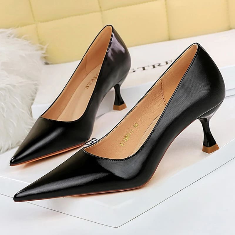 Sapato Scarpin Feminino Salto Baixo 5cm Clássico Modelo GRAZI - Vista Principal - Lojas LA