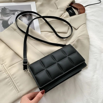 Bolsa Feminina em Couro Ecológico Premium - Vista Principal - Lojas LA