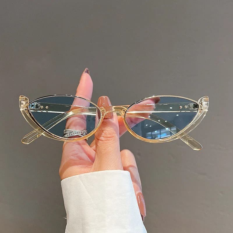 Óculos de Sol Feminino Pequeno Oval Moda Atual - Vista Frontal - Lojas LA
