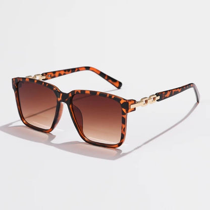 Óculos de Sol Feminino Quadrado Marca de Luxo - Detalhe Hastes - Lojas LA