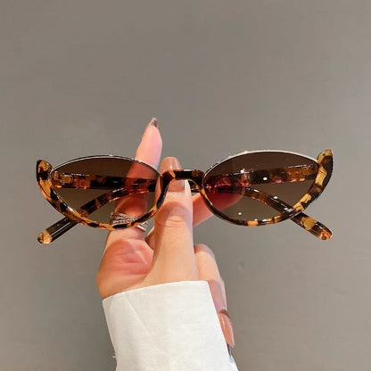 Óculos de Sol Feminino Pequeno Oval Moda Atual - Versão Marrom - Lojas LA