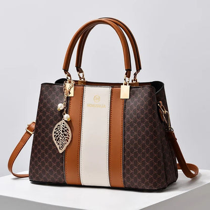 Bolsa de Couro Feminina Grande Capacidade - Detalhe Alça - Lojas LA