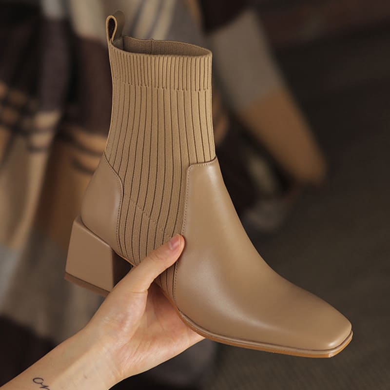 Bota Feminina Cano Curto Com Tecido Elástico Modelo CONFORT - Vista Principal - Lojas LA