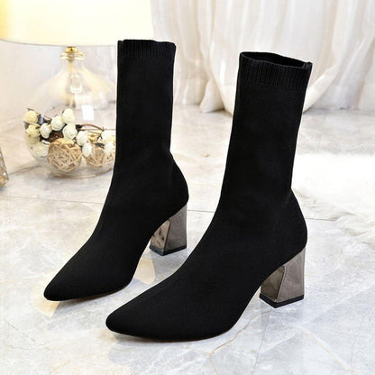Bota Feminina Cano Curto Preta Modelo FLORENCE - Vista Principal - Lojas LA