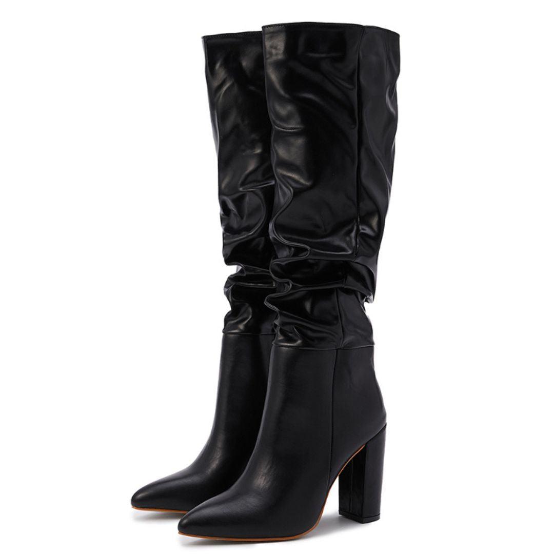 Bota Feminina Cano Longo De Couro Modelo ANAMARIE - Vista Principal - Lojas LA